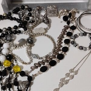 Chic Black and Silver Bracelet Set